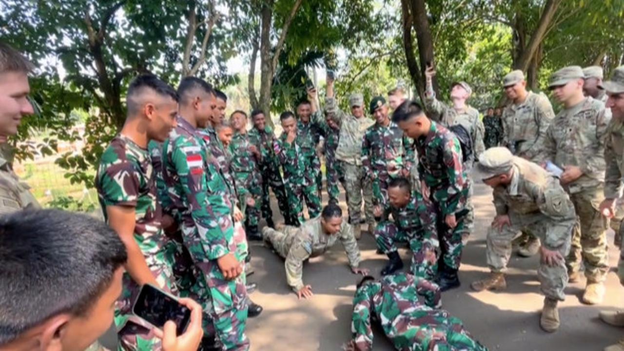 adu push up tentara