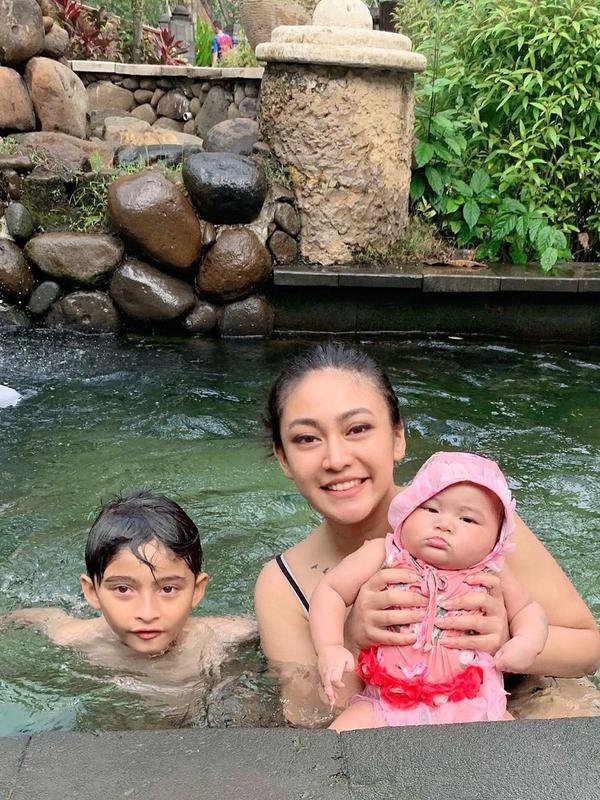 Ayu Anjani dulu dan kini (Sumber: Instagram/real.ayuanjani/YouTube/Rondo teles Chanel)