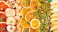 Ilustrasi buah-buahan kering (Credit: Freepik/stockking)