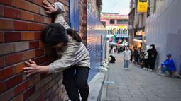 Dua tahun lalu, keceriaan perayaan Halloween di Itaewon, Korea Selatan, berubah menjadi horor. (Shin Yong-ju/AFP)