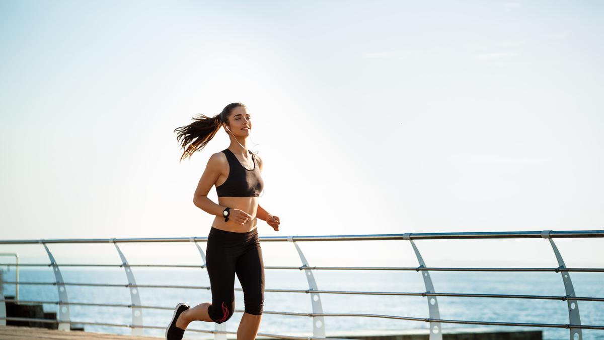 Baru Mulai Lari? Begini Cara Menentukan Pace Ideal untuk Perempuan