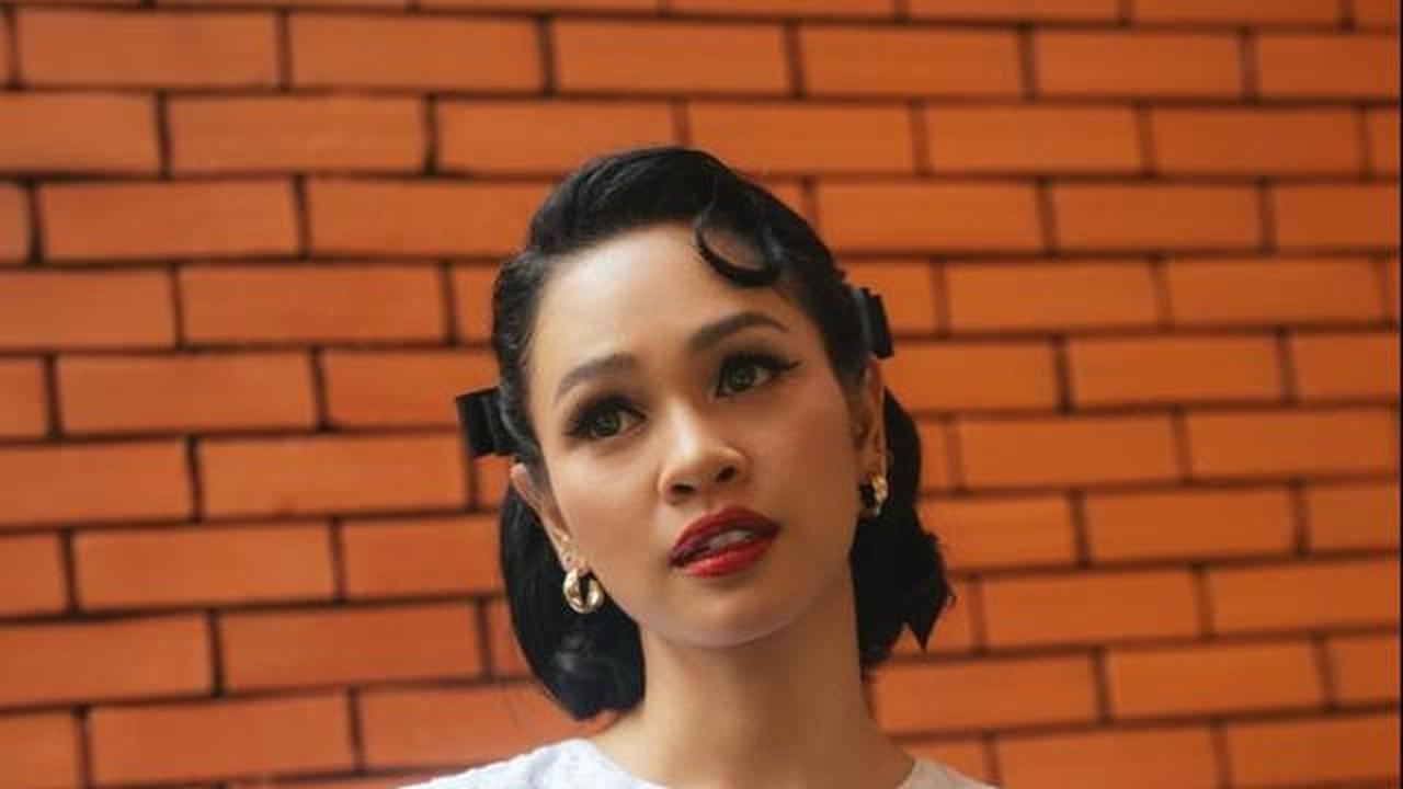 15 Artis Wanita Populer Ini Ternyata Lulusan UI, Cantik dan Pintar Sekaligus