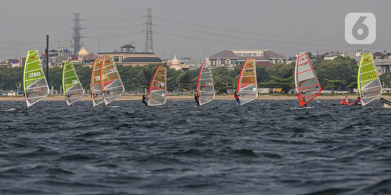 125 Atlet dari Berbagai Negara Bertarung di Jakarta International Sailing Championship 2024