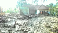 Tanggul Jebol di Bogor robohkan 11 rumah (Liputan6/Achmad Sudarno)