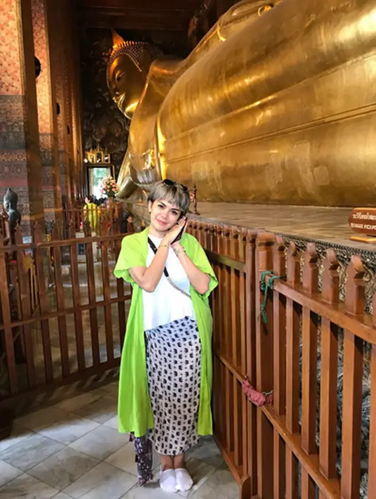 Menurut kuasa hukumnya Nikita Mirzani, Muannas Alaidid, sejumlah program televisi dan beberapa acara off air Nikita Mirzani dibatalkan terkait laporan tersebut. (Instagram/nikitamirzanimawardi_17)