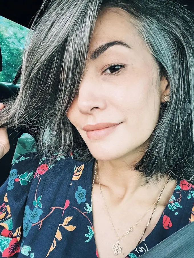 Rambut uban Nadya Hutagalung