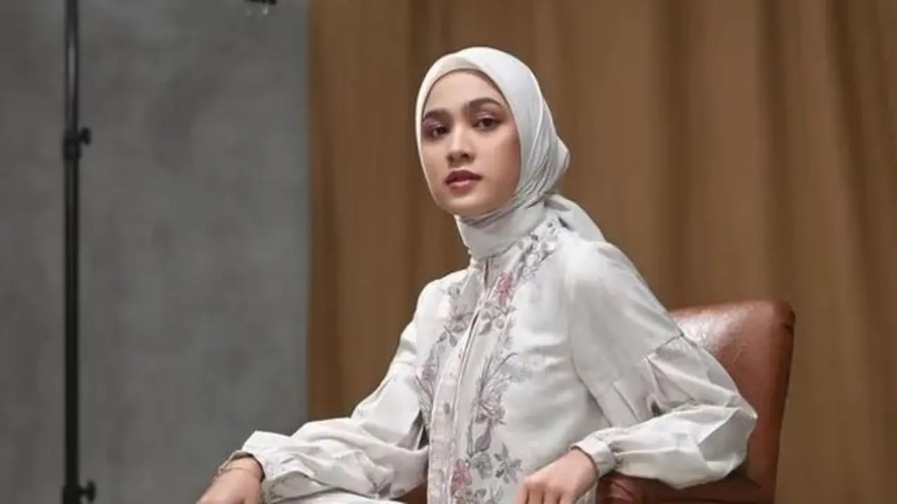 Inspirasi baju lebaran 2025 ala Syifa Hadju (credit: instagram/cutsyifaa)