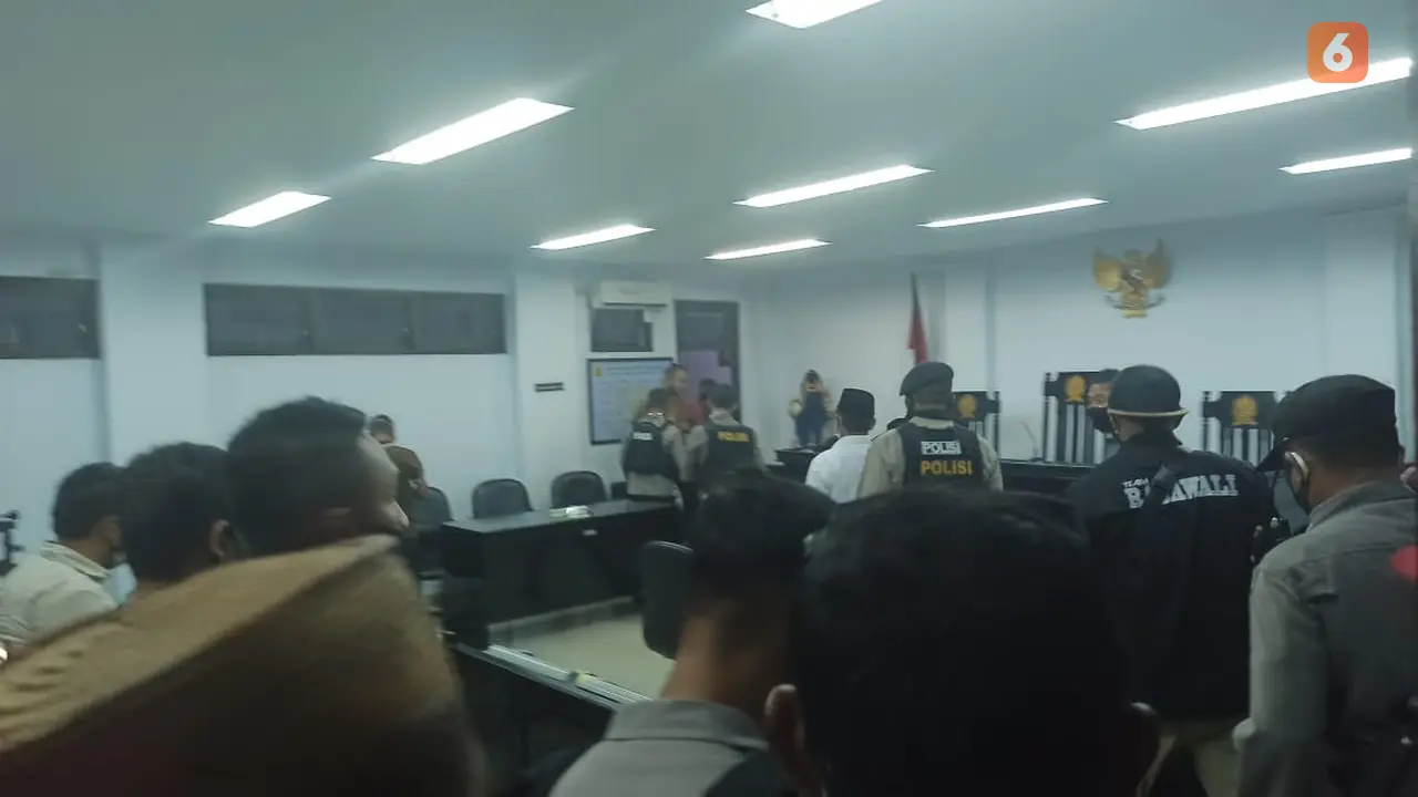 Proses persidangan Darwis Moridu dijaga ketat oleh aparat kepolisian(Arfandi Ibrahim/Liputan6.com)