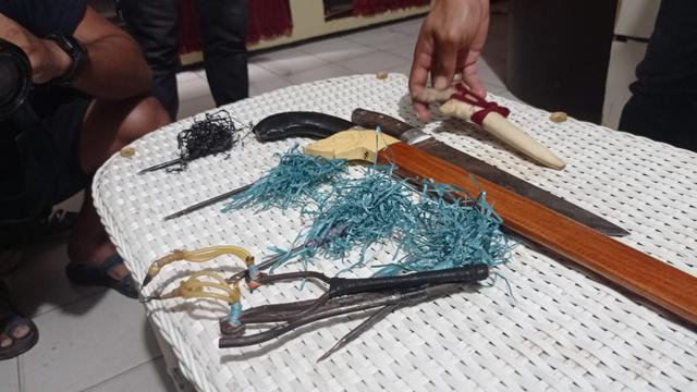 panah katapel yang berhasil diamankan polisi di kendari.(Liputan6.com/Ahmad Akbar Fua)