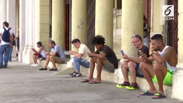 Setelah sekian lama, warga Kuba akhirnya bisa mulai merasakan layanan internet di ponsel.