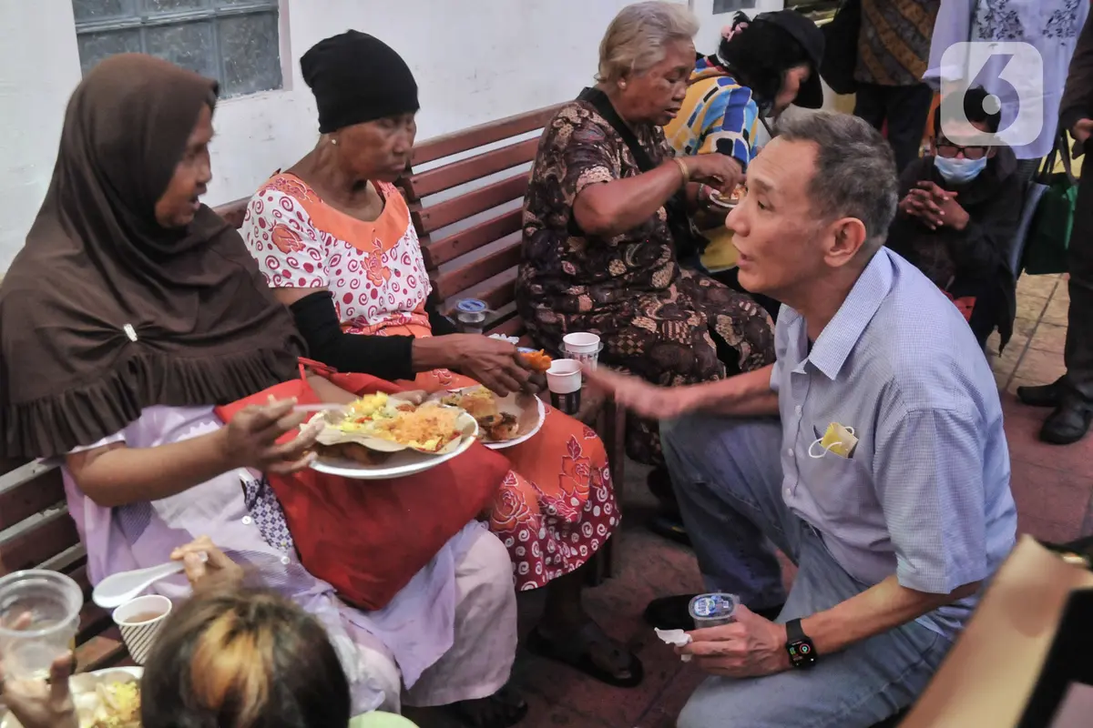 Kesederhanaan Jusuf Hamka Buka Puasa Bersama di Wihara Dharma Bhakti