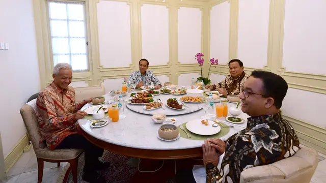 Presiden Joko Widodo atau Jokowi makan siang bersama dengan bakal capres Anies Baswedan, Ganjar Pranowo, dan Prabowo Subianto di Istana, Senin (30/10/2023).