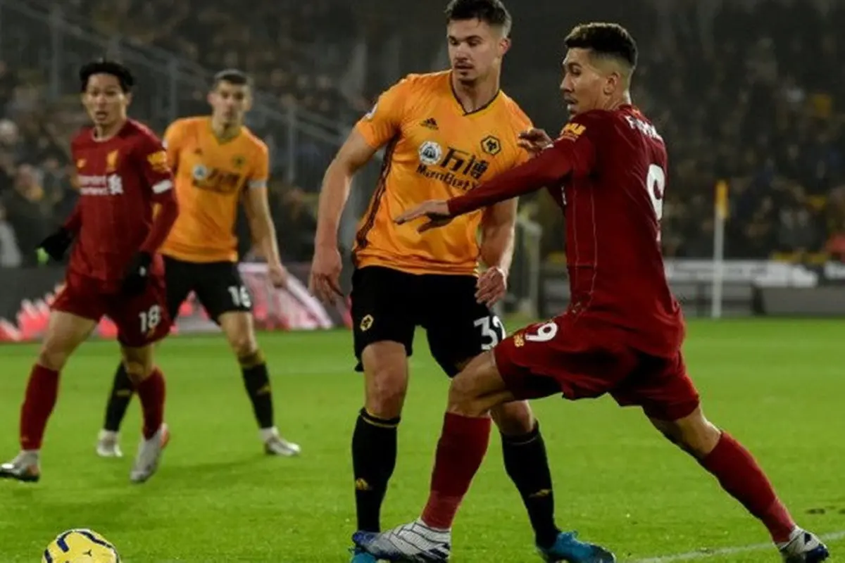 Jalannya pertandingan Liga Inggris 2019-2020 antara Wolverhampton Wanderers vs Liverpool di Stadion Molineux
