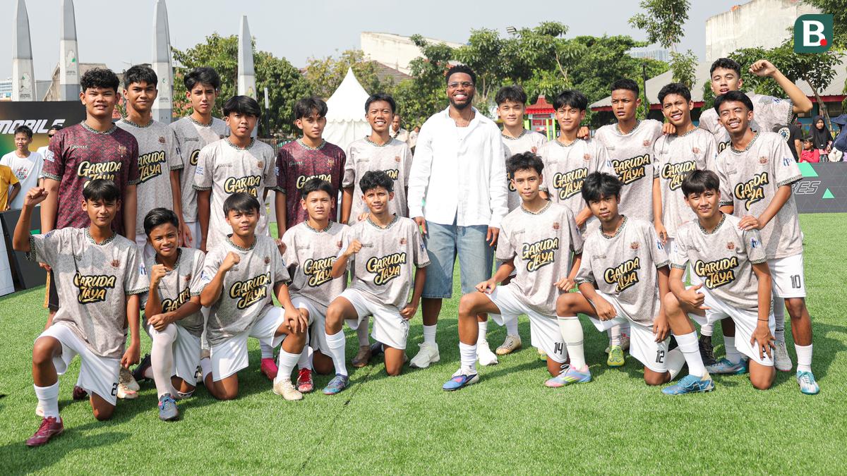 Foto: Legenda Liverpool, Daniel Sturridge Latih Langsung Anak-Anak Muda di Bekasi