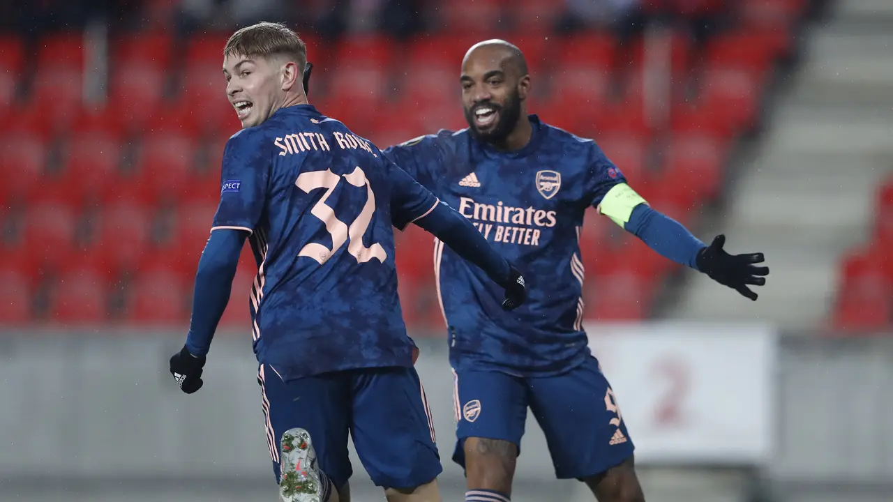 FOTO: Menang Telak 4-0 atas Slavia Praha, Arsenal Dampingi Manchester United ke Semifinal Liga Europa - Emile Smith Rowe; Alexandre Lacazette