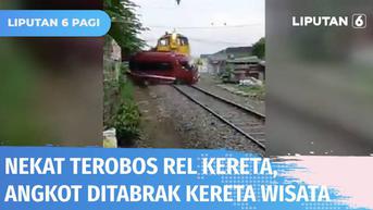 VIDEO: Angkot Tanpa Penumpang di Semarang Ditabrak Kereta Wisata
