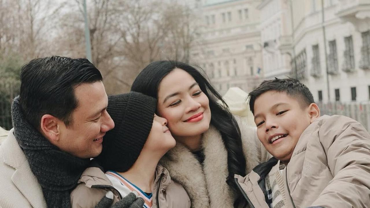 Potret Liburan Titi Kamal dan Christian Sugiono Bersama Kedua Anak, Disebut Sosok Keluarga Impian