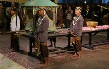 Beda dari Biasanya, Kirab Pusaka Peringati Malam Satu Suro di Keraton Surakarta