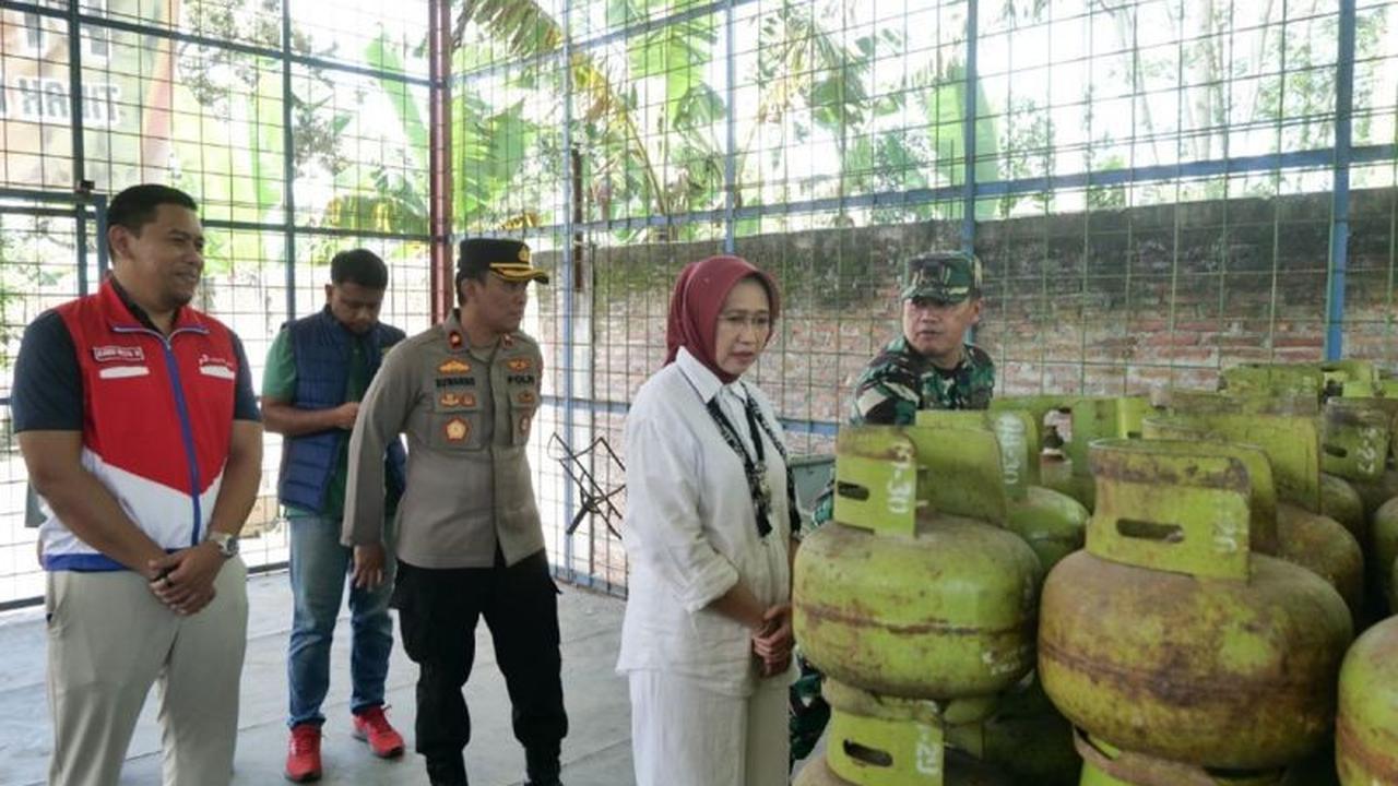 Polres Lumajang Periksa Tiga Saksi Usut Penimbunan Elpiji 3 Kg