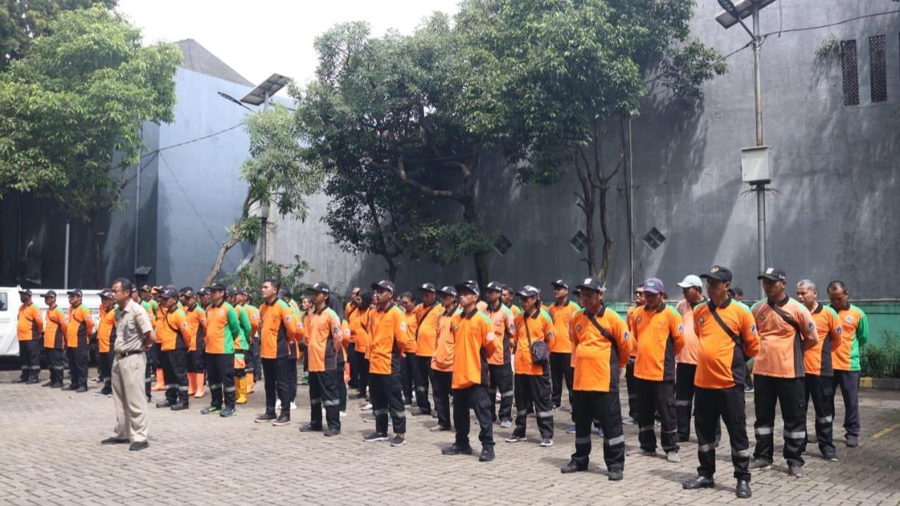 Dinas Lingkungan Hidup DKI Siagakan 3.845 Personel Kebersihan dan Sediakan 15 Bus Toilet