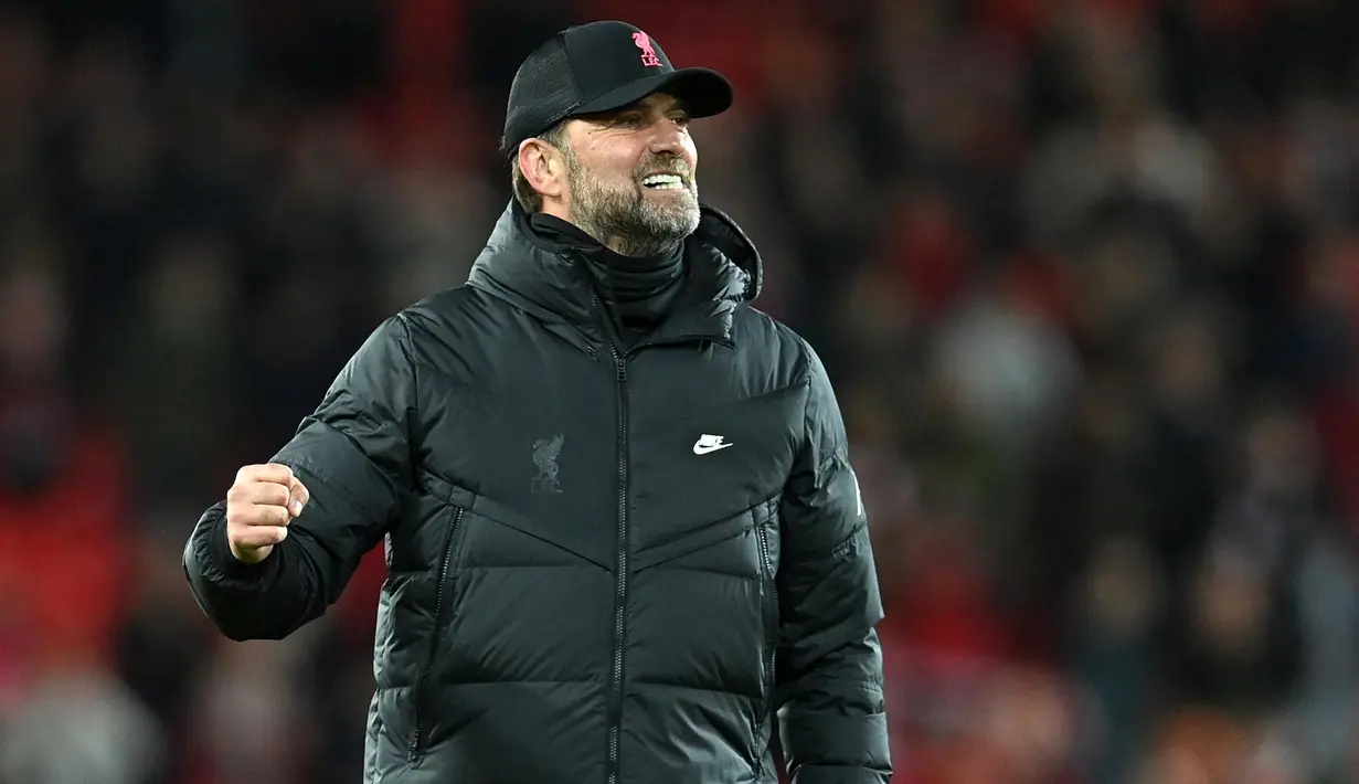 Jurgen Klopp - Juru taktik asal Jerman ini merupakan satu di antara pelatih yang menerapkan strategi gegenpresing. Pola permainan yang dikembangkan oleh Ralf Rangnick itu terbukti sukses membawa Liverpool merajai Inggris dan Eropa. (AFP/Paul Ellis)