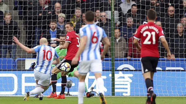 Manchester United, Premier League, Huddersfield Town