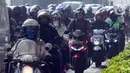 Kepadatan kendaraan yang melintas di Jalan Jenderal Gatot Subroto, Jakarta, Selasa (8/4/2025). (Liputan6.com/Herman Zakharia)
