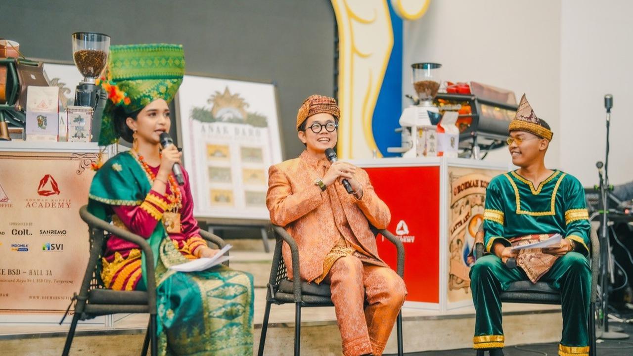 Roemah Koffie dan PT Pos Indonesia Luncurkan Prangko Edisi Spesial 'Anak Daro' di Jakarta Coffee Week 2025