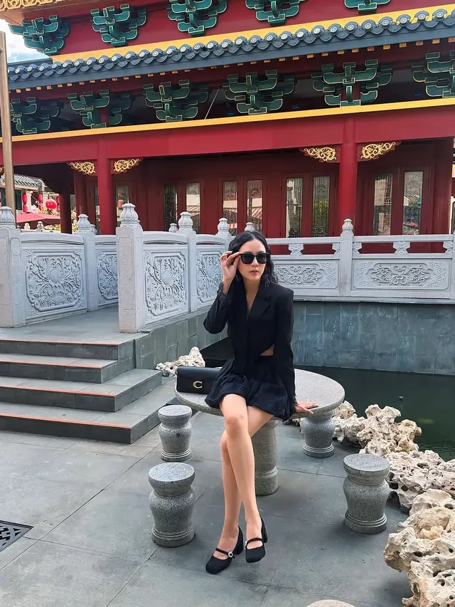 Potret Terbaru Agnes Jennifer yang Punya Kaki Jenjang dan Body Goals Impian Semua Orang (credit: instagram/agnes_jennifer)
