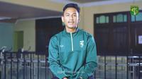 Pemain baru Persebaya Surabaya, Januar Eka. (Tangkapan layar kanal Youtube Official Persebaya)