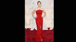 Nominator aktris terbaik, Rosamund Pike tampil anggun di red carpet Oscar 2015 di Los Angeles, Hollywood, Minggu (22/2). (Jason Merritt/Getty Images/AFP)