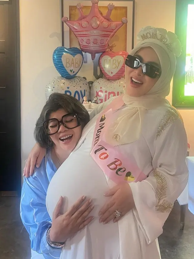 Baby Shower Syahrini