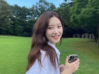 Aktris Jung Chaeyeon yang merupakan pemeran Na Joo Hee di drakor "The Golden Spoon" banyak menarik perhatian. (FOTO: instagram.com/j_chaeyeoni/)