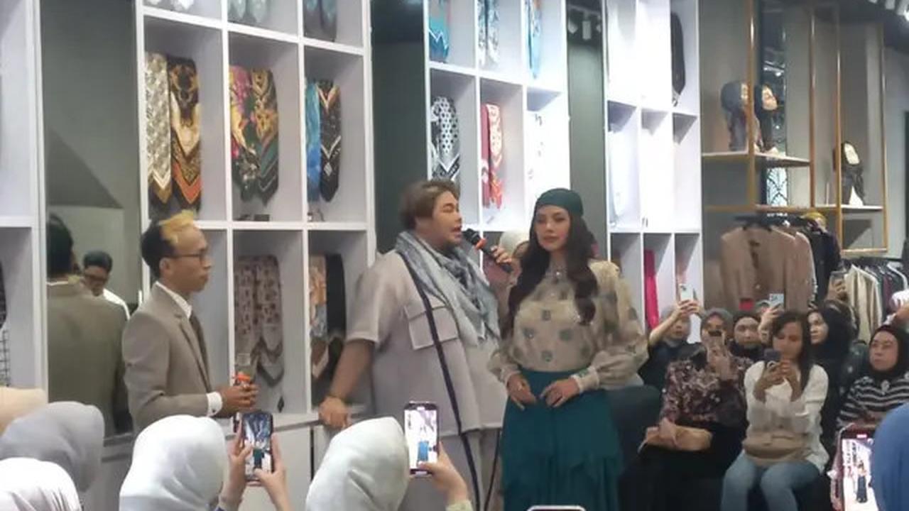 Ivan Gunawan Hadirkan Koleksi Raya 2025, Tampil Mewah Ala Kerajaan Eropa