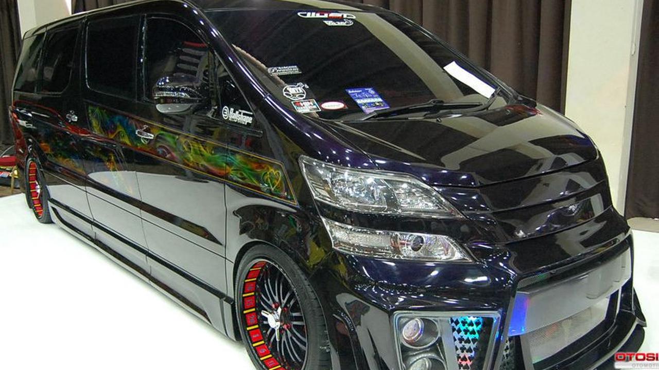 Mobil Lain Mengganti Ulir Per dan Sokbreker