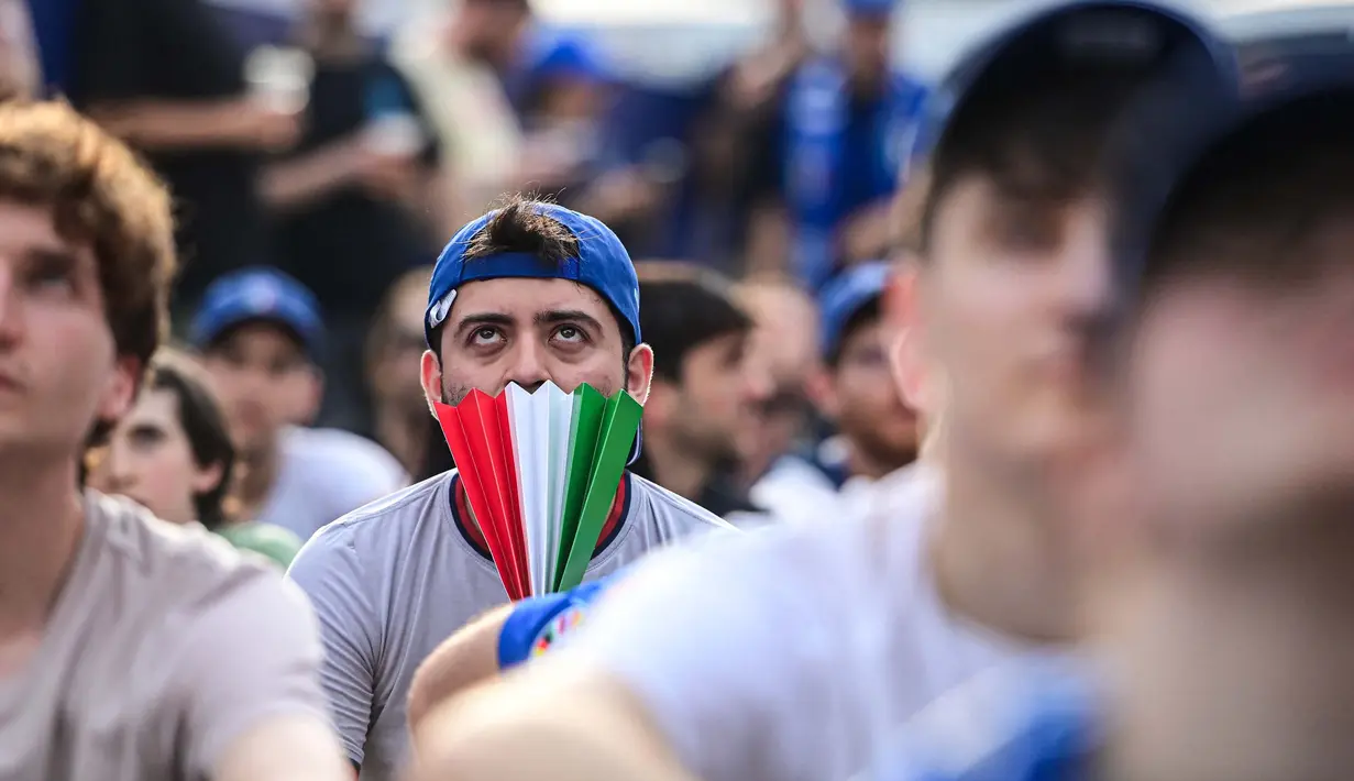 Pada laga melawan Swiss, para pemain Italia tidak menunjukkan performa terbaiknya. (Piero CRUCIATTI/AFP)