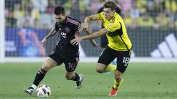 Sang megabintang, Lionel Messi, jadi pahlawan Inter Miami berkat dua gol yang diceploskan ke gawang Columbus di Stadion Lower.com. Sementara Luis Suarez menyumbang satu gol. (AP Photo/Jay LaPrete)