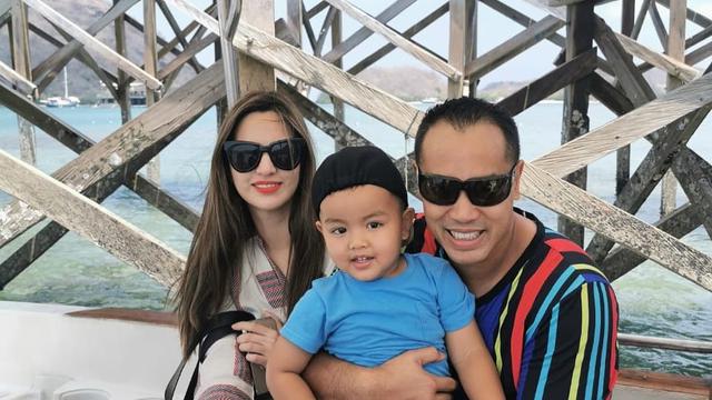 7 Momen Seru Liburan Nia Ramadhani dan Keluarga Bakrie di Pulau Komodo