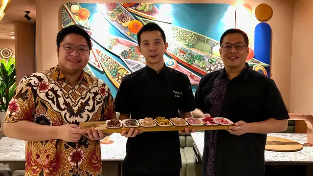 Suasana restoran Noya yang kaya akan elemen Thailand