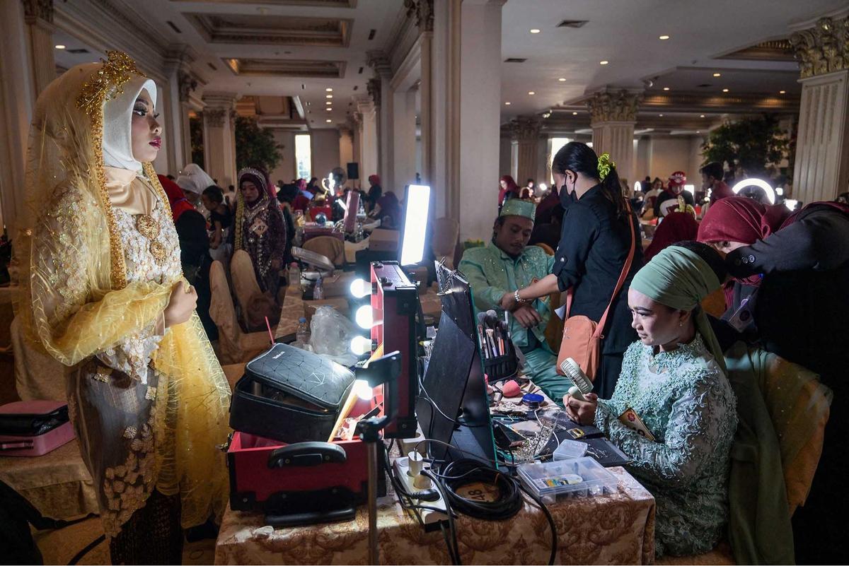 FOTO: 285 Pasangan Ikuti Isbat Nikah Massal di Surabaya