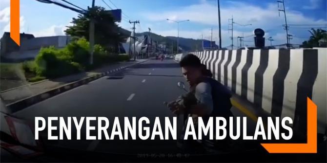 VIDEO: Gara-Gara Klakson, Sopir Ambulans Diserang Pengendara Motor