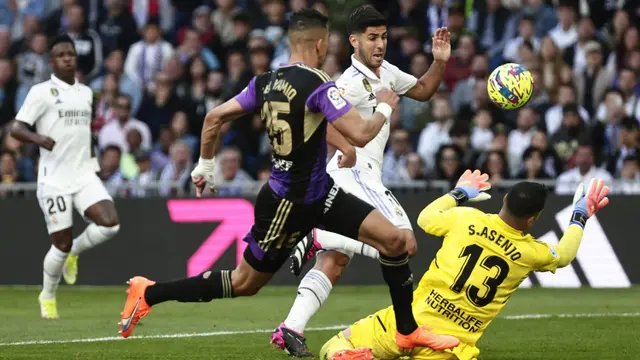 Foto: King Benzema Cetak Hattrick, Madrid Libas Real Valladolid Enam Gol