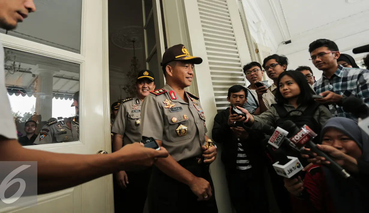 Kapolda Metro Jaya Irjen Tito Karnavian usai menemui Gubernur DKI Basuki T Purnama di Balaikota, Jakarta, Senin (15/6/2015). Pertemuan ini digelar dalam rangka Rapat Forkopimda (Forum Komunikasi Pimpinan Daerah).  (Liputan6.com/Faizal Fanani)