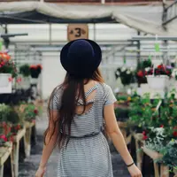 ilustrasi perempuan bunga/Photo by Noelle Otto from Pexels