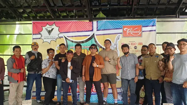 Vortable Indo Creative Industry Garut bersama panitia festival baso aci Garut 2023. (Liputan6.com/Jayadi Supriadin)