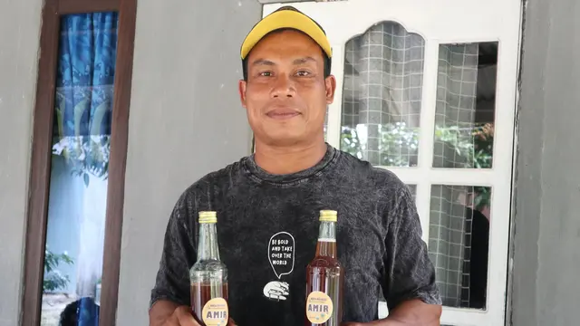Amiruddin, seorang mantan penebang liar yang saat ini memiliki usaha madu kelulut. (Liputan6.com/ Novia Harlina)