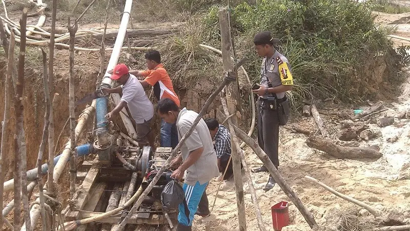 Penambangan Emas Liar Jambi