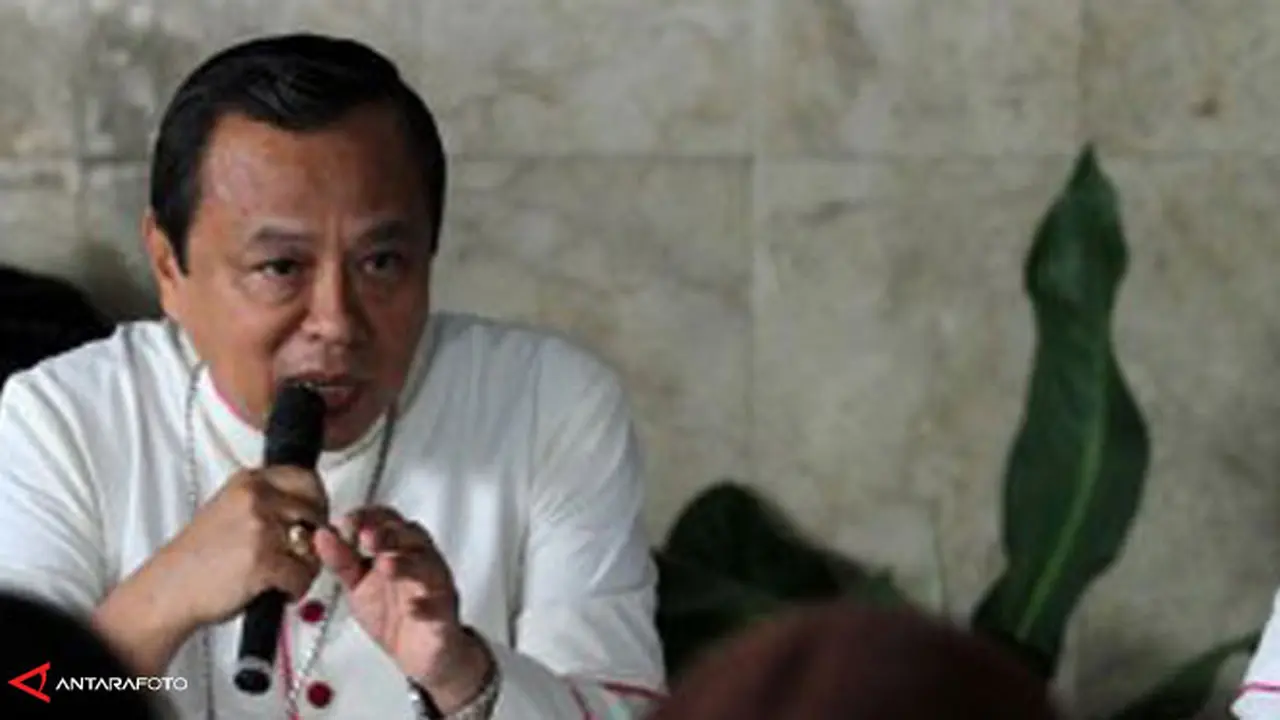 uskup-agung-130331b.jpg