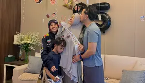 Poppy Bunga Rayakan Ulang Tahun ke-35, Dapat Kejutan dari Suami dan Anak