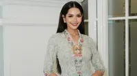 Wakil Indonesia Melliza Xaviera Putri Bagi-Bagi Freebies Jelang Final Miss International 2025